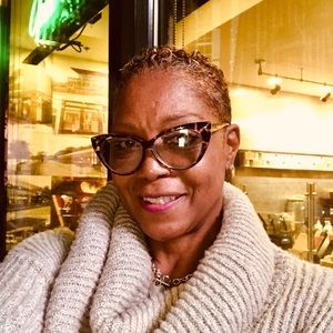 Meet your Posher, Carla